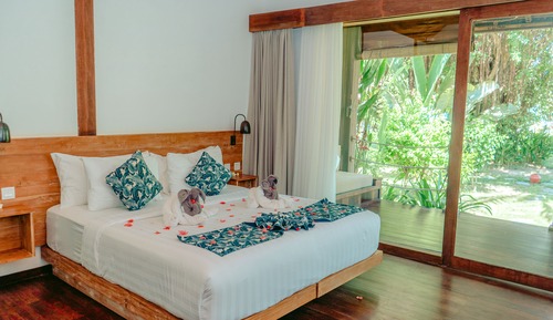 Superior Bungalow, Garden View