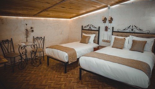 Triple Room (Zeugma)