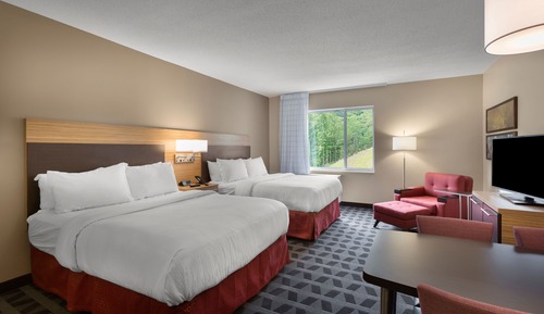 Studio, 2 Queen Beds, Non Smoking, Mountain View (Hearing Accessible)