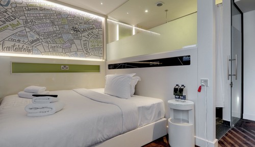 Standard Double Room, Roll-in Shower