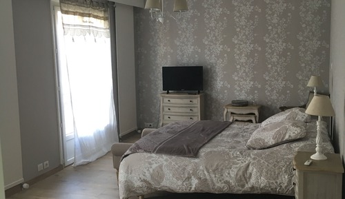 Superior Room, 1 Queen Bed (Louise)