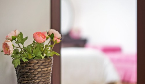 Room (202 Honey)