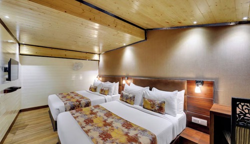 Deluxe Family Room