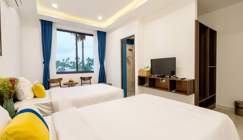 Deluxe Double or Twin Room with window