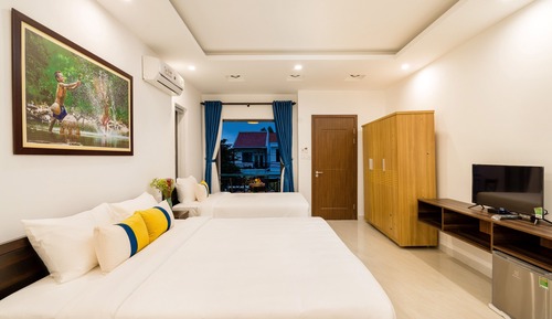 Family Room with balcony