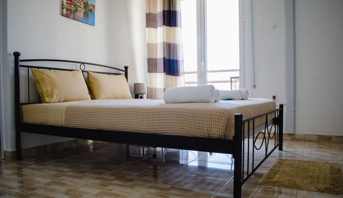 Triple Room (With Bathroom)