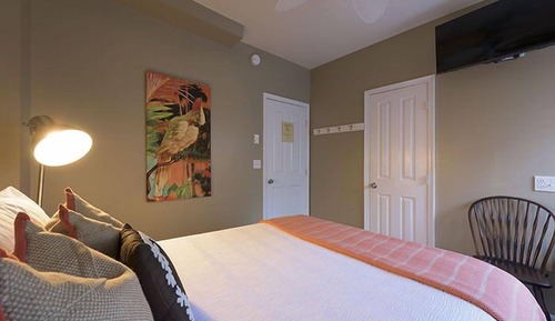 Room (12)