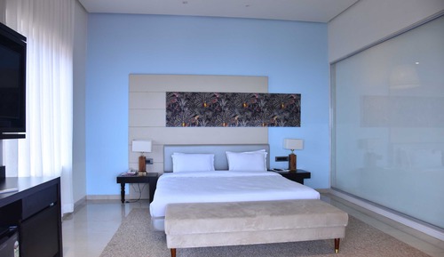 Suite, Valley View