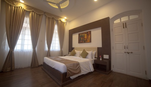 Executive Room, Valley View