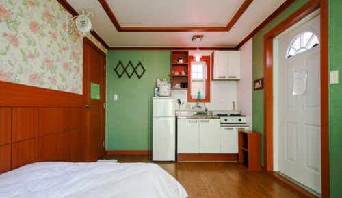 Room (Daisy)