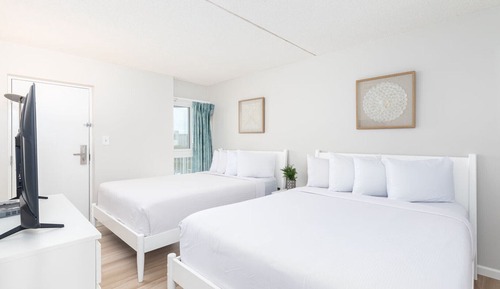 Premium Condo, 2 Bedrooms, Balcony, Bay View