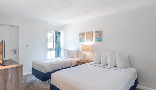 Standard Condo, 2 Bedrooms, Balcony, Bay View