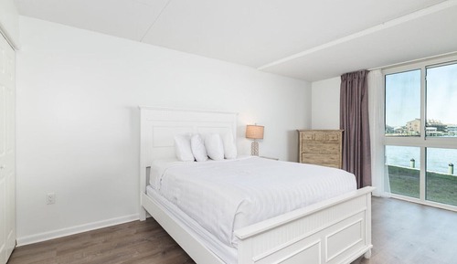Premium Condo, Patio, Bay View