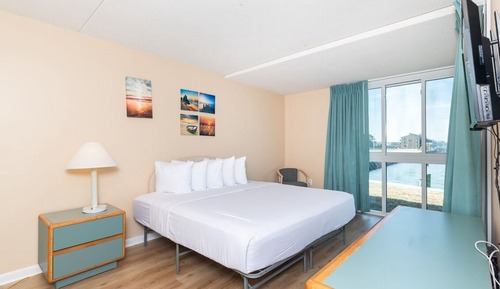 Premium Condo, 2 Bedrooms, Patio, Bay View