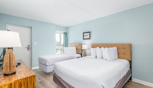 Premium Condo, 2 Bedrooms, Balcony, Bay View
