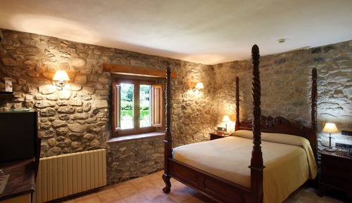 Double Room (Room N8 - Spa tub for one person)
