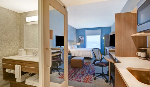 Business Studio Suite, 1 King Bed, Non Smoking