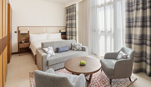 Studio Suite, 1 King Bed, Smoking, Kitchen