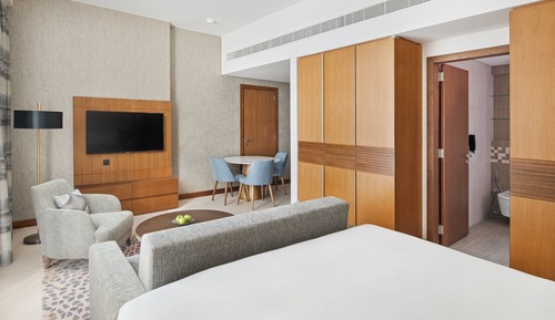 Studio Suite, 1 King Bed, Smoking, Kitchen (Pool View)
