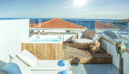 Suite, 2 Bedrooms, Hot Tub, Oceanfront (Split Level)