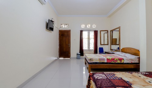 Deluxe Family Room