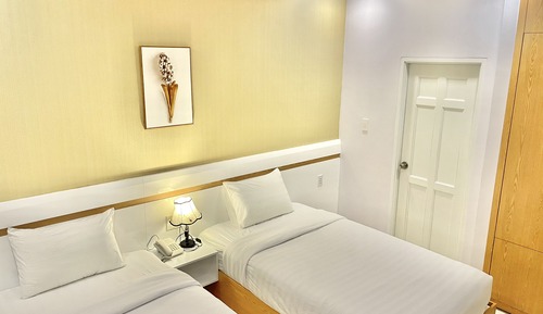 Standard Twin Room, No Windows