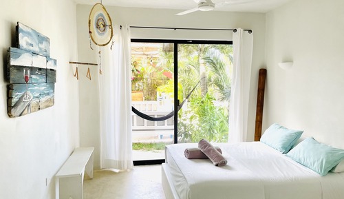 Arena Suite with garden/pool view