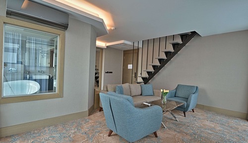 Suite, Multiple Beds, Balcony, View