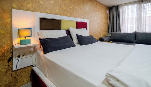 Deluxe Studio Suite