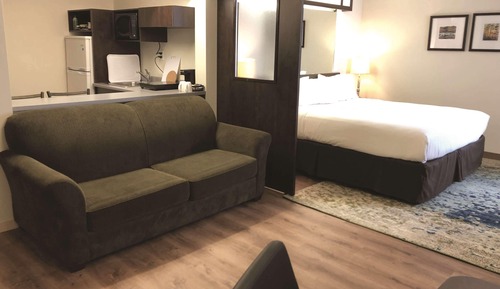 Suite, 1 King Bed, Non Smoking, Kitchenette