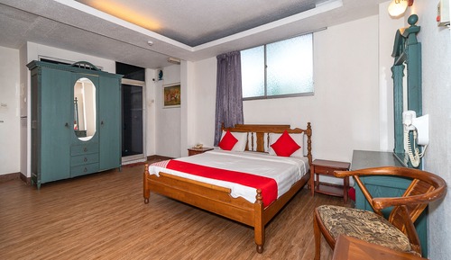 Deluxe Suite