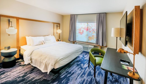 Room, 1 King Bed (Mobility Accessible, Roll-in Shower)