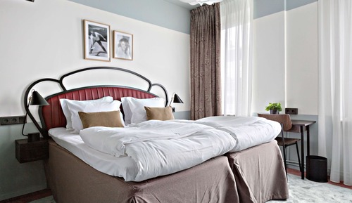 Standard Room, 1 King Bed, Non Smoking, Kitchenette (Dining Table)