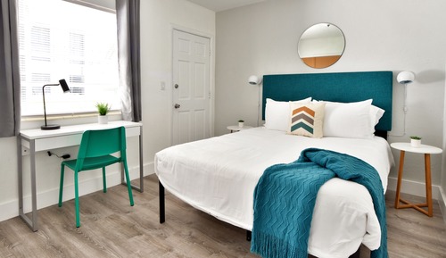 EatRestPlay Two-Bedroom Sleeps 5