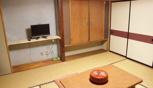 Japanese Style Room for 4 Guests with Shared Bathroom and Toilet