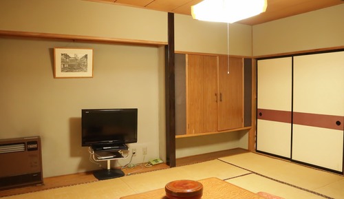 Japanese Style Room for 5 Guests with Shared Bathroom and Toilet