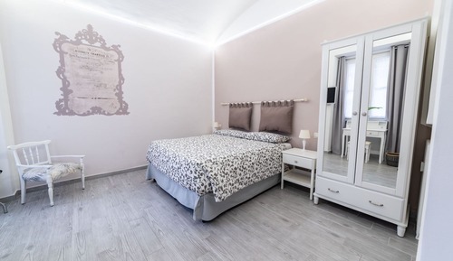 Deluxe Double or Twin Room, Courtyard View (La stanza dell'editto)