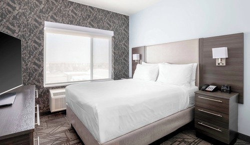 Suite, 1 Bedroom (Mobility Accessible, Roll-In Shower)