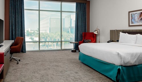 Room, 1 King Bed, Accessible, Pool View (Bathtub)
