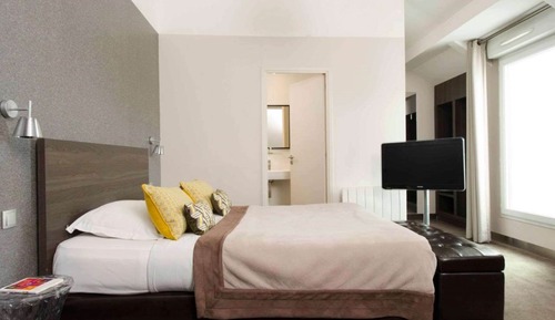 Family Room, 1 Queen Bed, Non Smoking (with Sofabed)