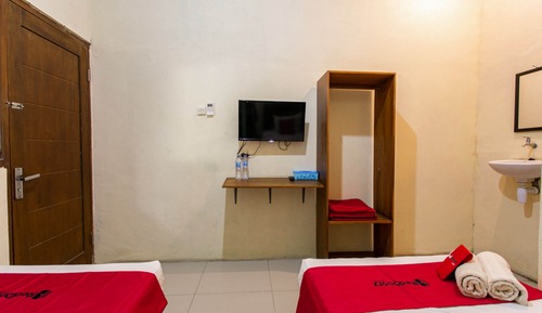 Twin Room (RedDoorz)