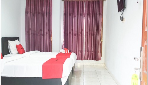 Twin Room (RedDoorz)