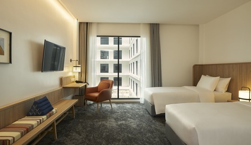 Roomy Twin Courtyard