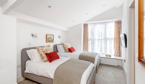 Deluxe Studio Suite, Multiple Beds, Non Smoking, Courtyard View