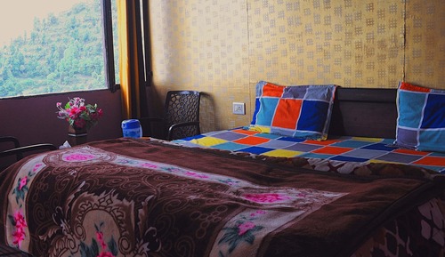 Semi Deluxe Room