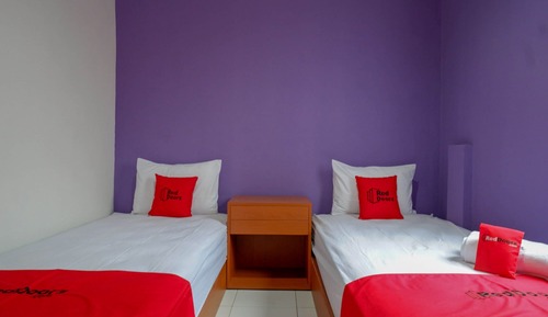 Twin Room (RedDoorz)