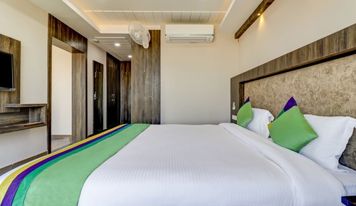 Economy Room