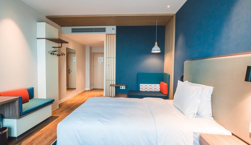 Standard Room, 1 King Bed
