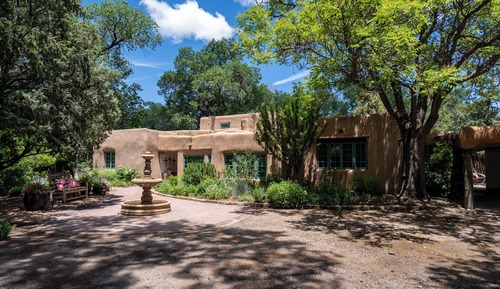 House (4 Bedrooms)