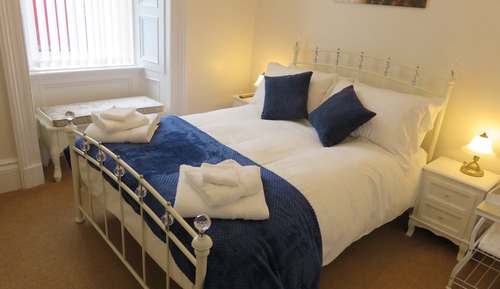 Classic Double Room, Ensuite, Courtyard View